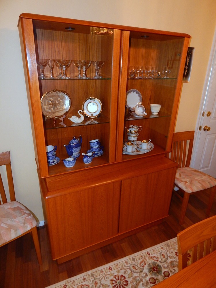 Nordic Mid century Teak Display Case China Cabinet Console Server MCM