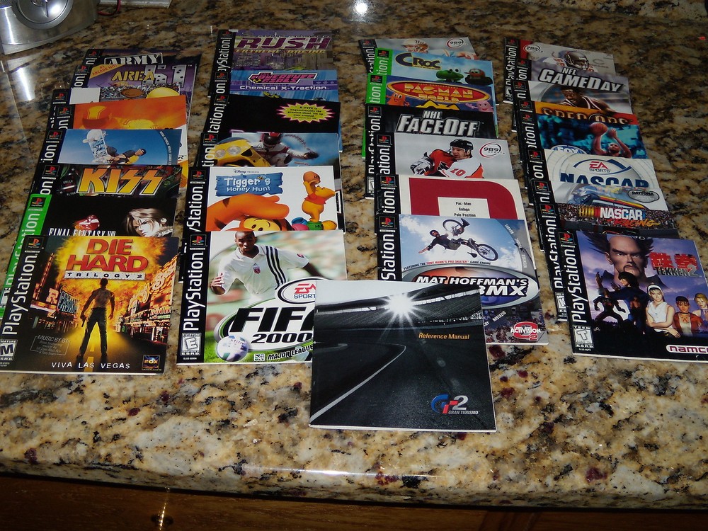 32 Playstation 1 PS1 front manuals