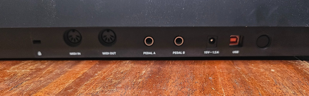 Native Instruments Komplete Kontrol S61 MK2 61 Key Keyboard Controller EUC Works