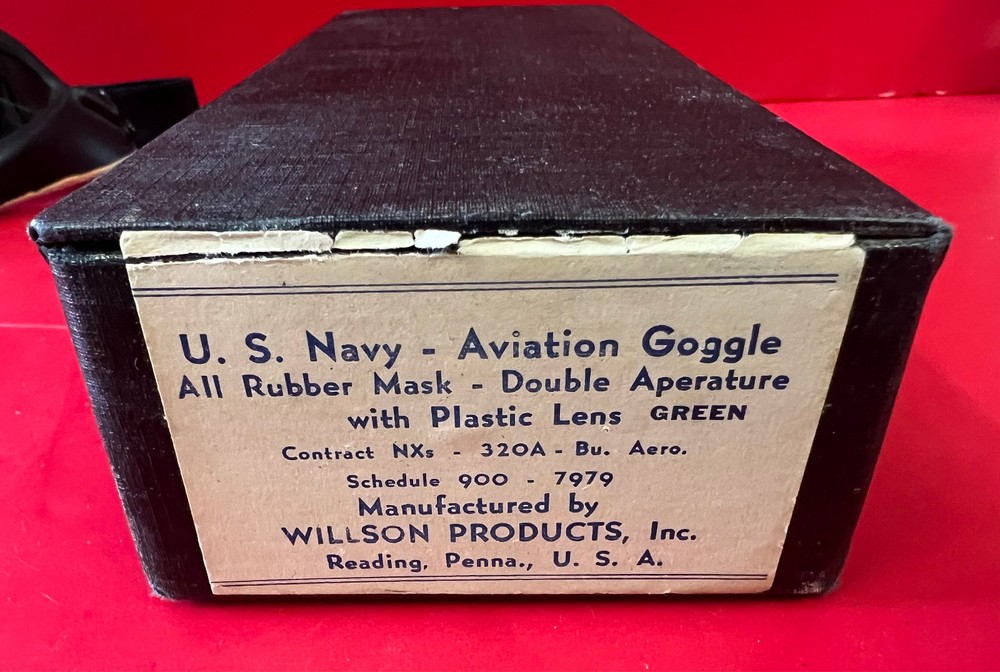 WILLSON U.S. NAVY AVIATION GOGGLES WITH ORIGINAL CASE