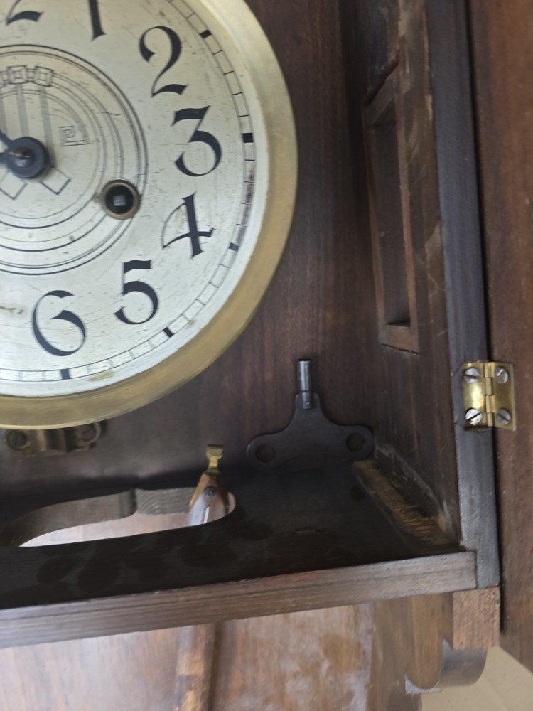 Antique Vintage Clock With Key