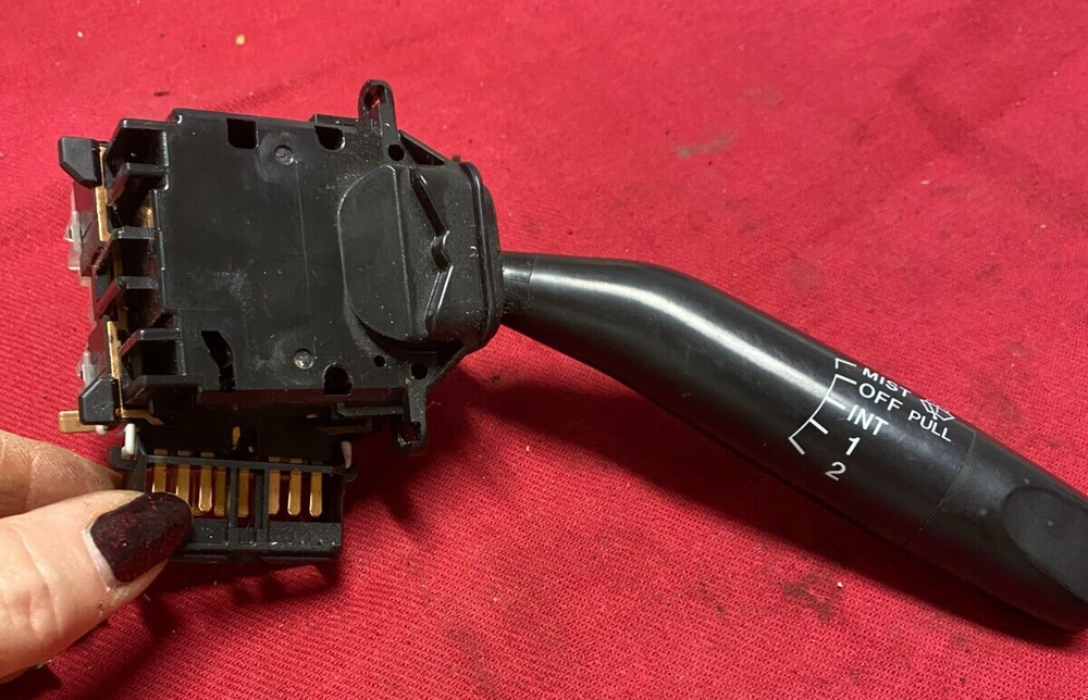 INTERNATIONAL CLF COLUMN SWITCH, WIPERS ,SPEED AND SPRAY, 17B122