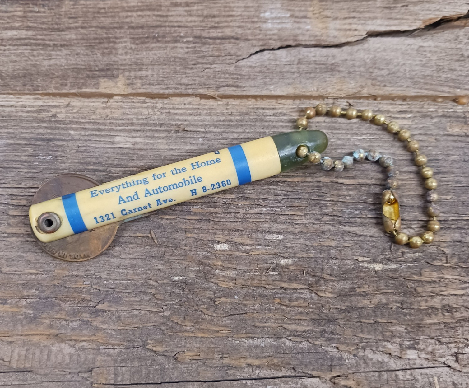 Vintage Union Oil Advertising Key Holder Keychain