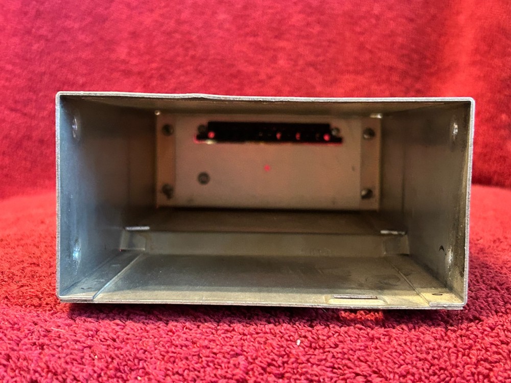 CESSNA AUTOPILOT MOUNTING TRAY WITH CONNECTOR