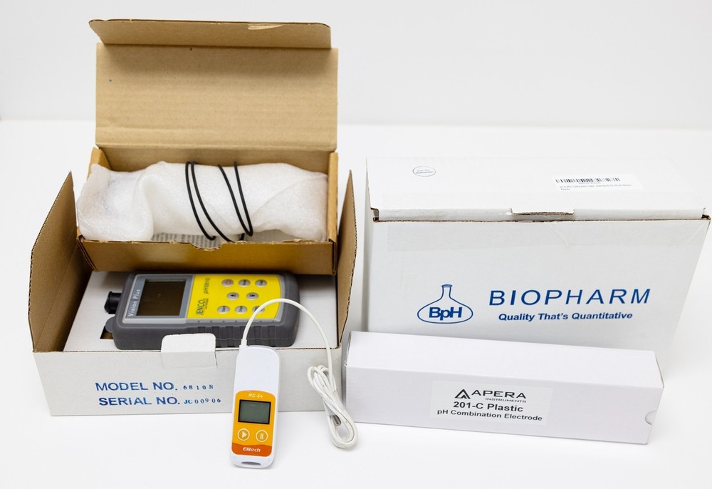 Jenco pH 6810 pH Meter with 2 probes, pH Buffers and Temperature Data Logger