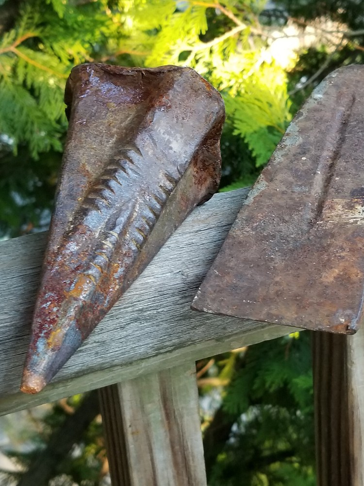 2 MANUAL WEDGE LOG SPLITTERS