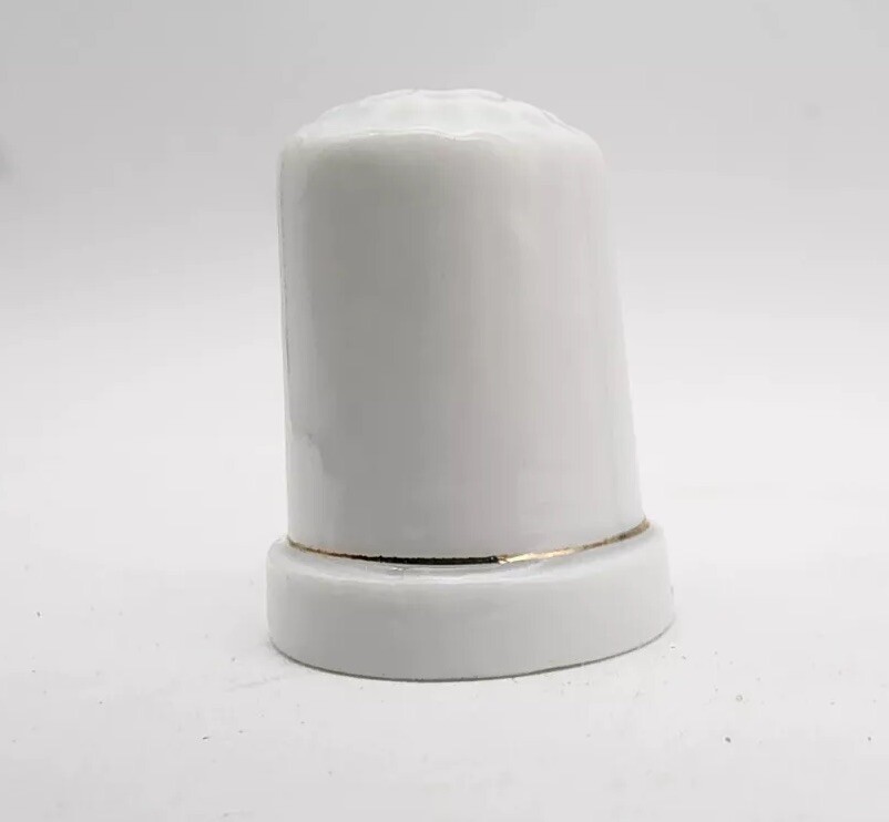 Vtg. Ceramic Martinique Thimble Beach Scene