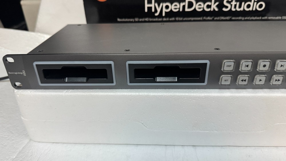 Blackmagic Design HyperDeck Studio 2