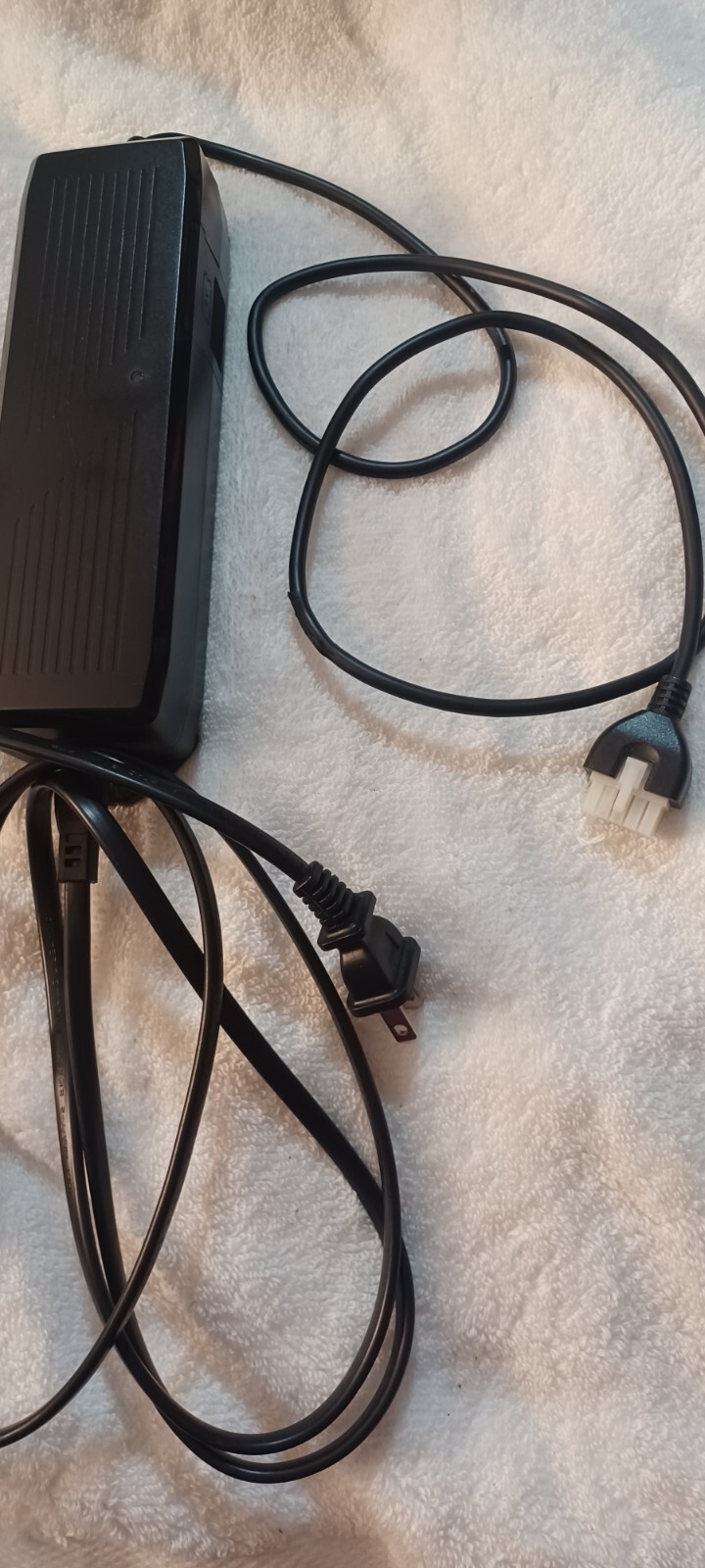 AC/DC Adapter Class 2 Power Unit MODEL NO: ZB-H290020-B