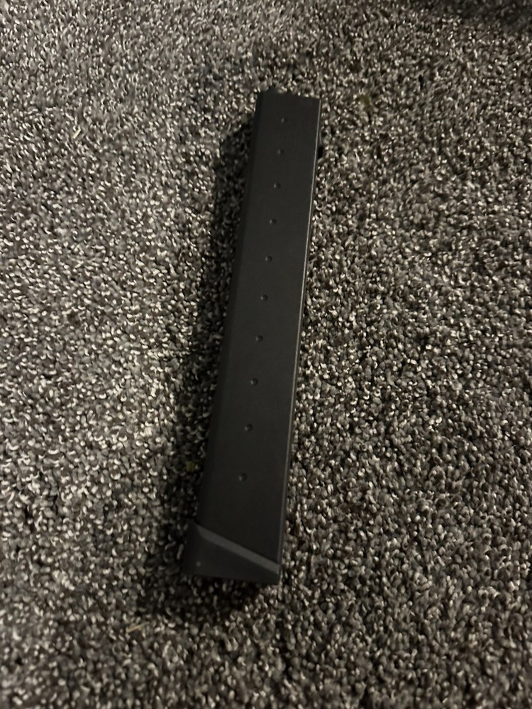 airsoft gun