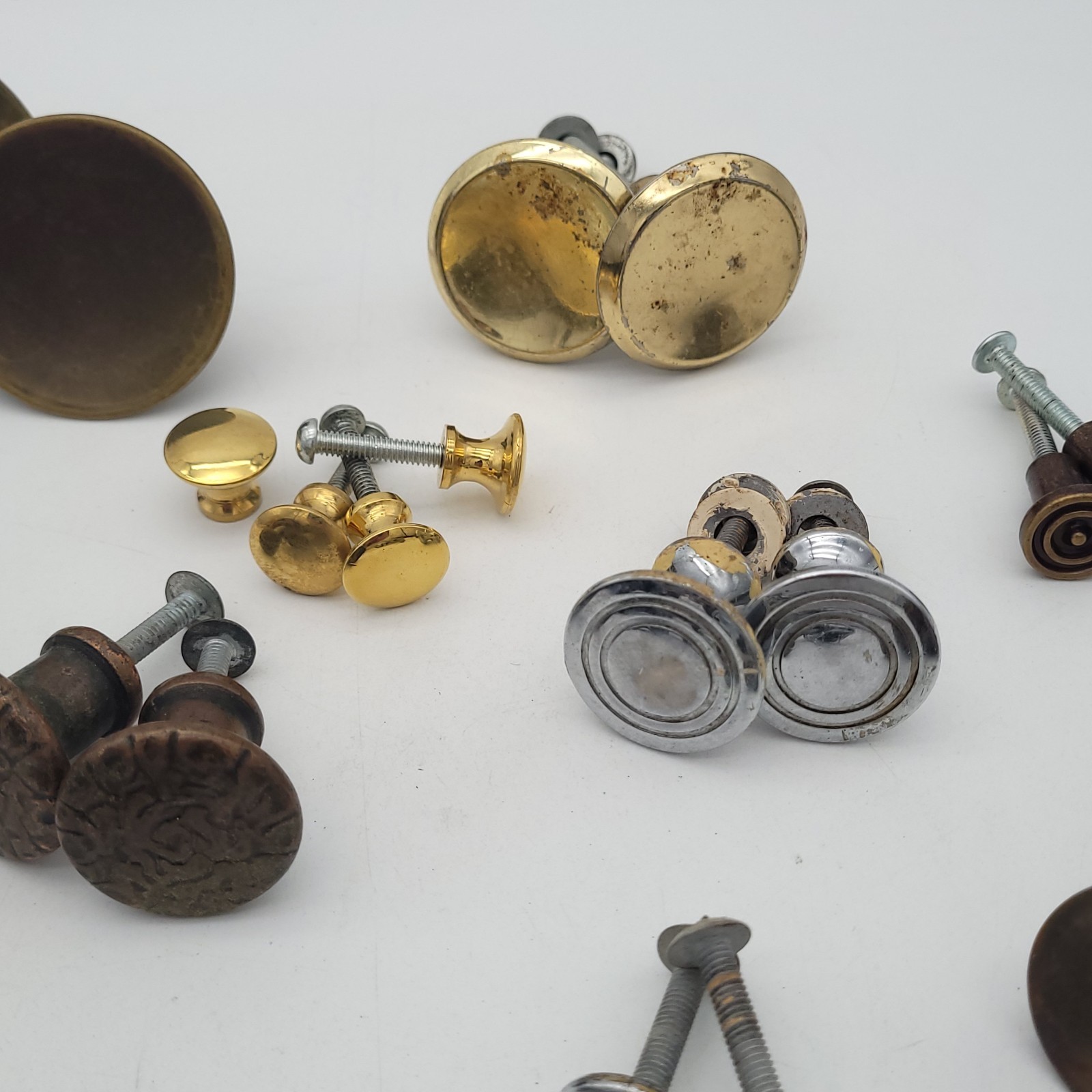40 Pc Knobs Drawer Pulls Mix Lot Vtg Salvage Bronze & Brass, Many Match Sets