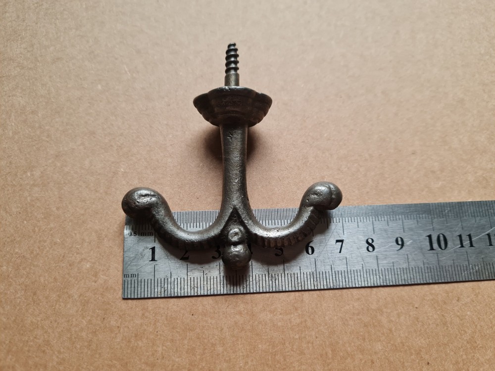 Vintage Cast Iron double Hook/ tie back/ ceiling hooks ??