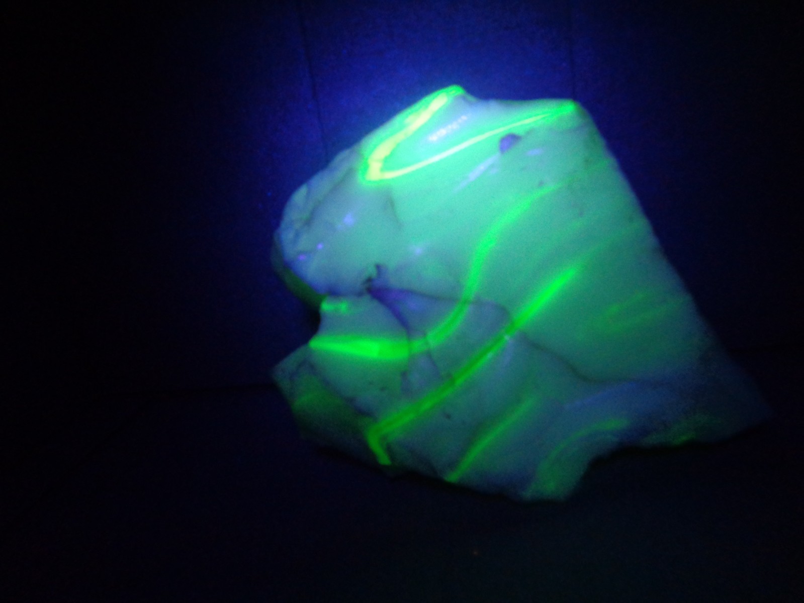 Glass Rock Slag Pretty Opaque White/Gre Swirls 3.14 lbs 96B Rocks Landscap GLOWS