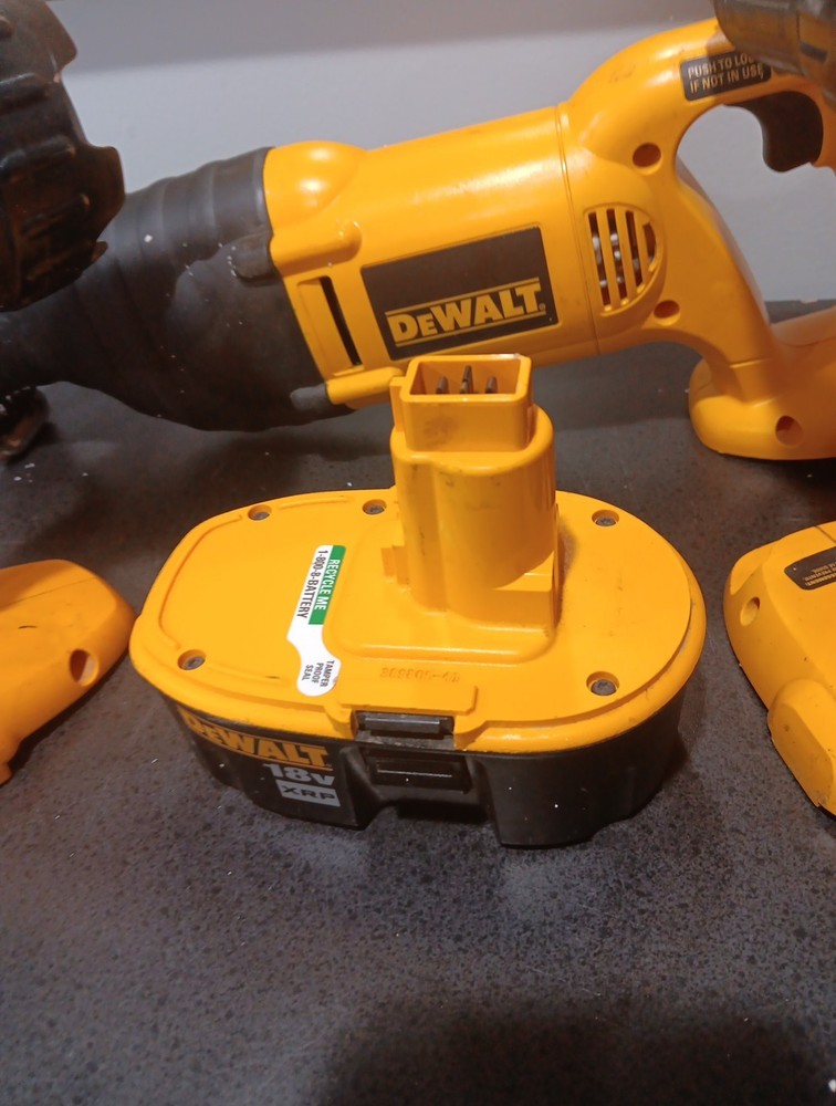 Dewalt Tool Set Drill, Flash Light Battery (Untested)