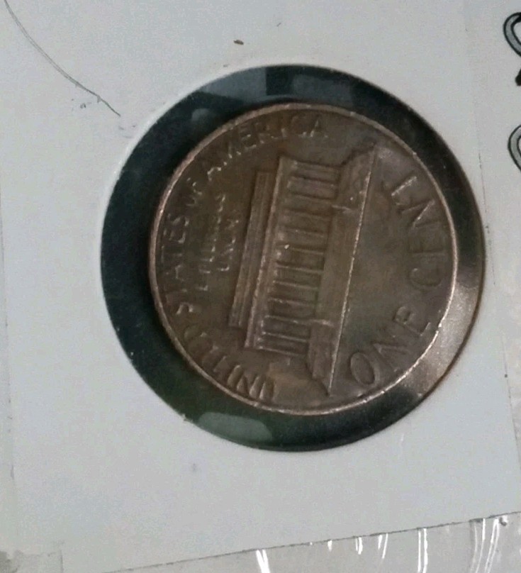 1982 Lincoln Penny No Mint Mark Large Date.