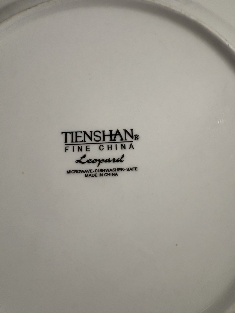 Tienshan leopard dinner plates Lot 9