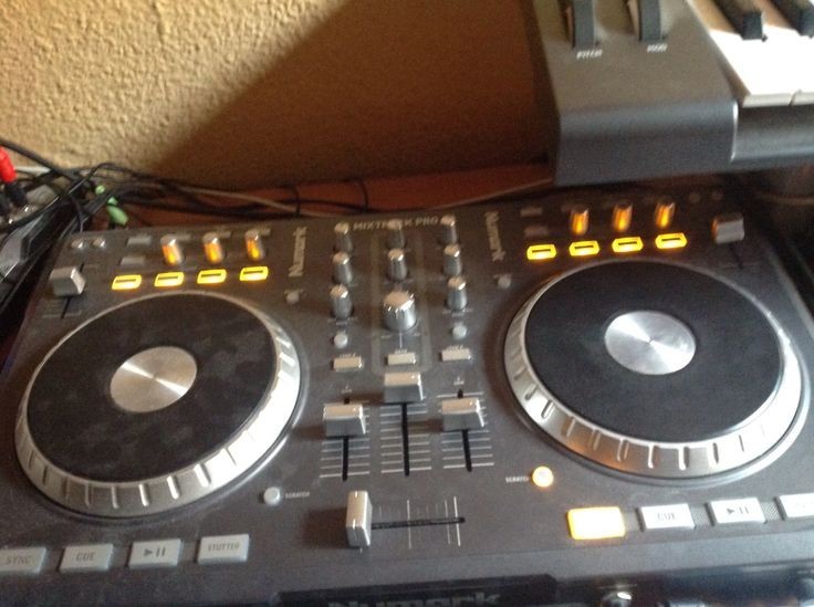 Numark Mixtrack Pro Digital DJ Controller