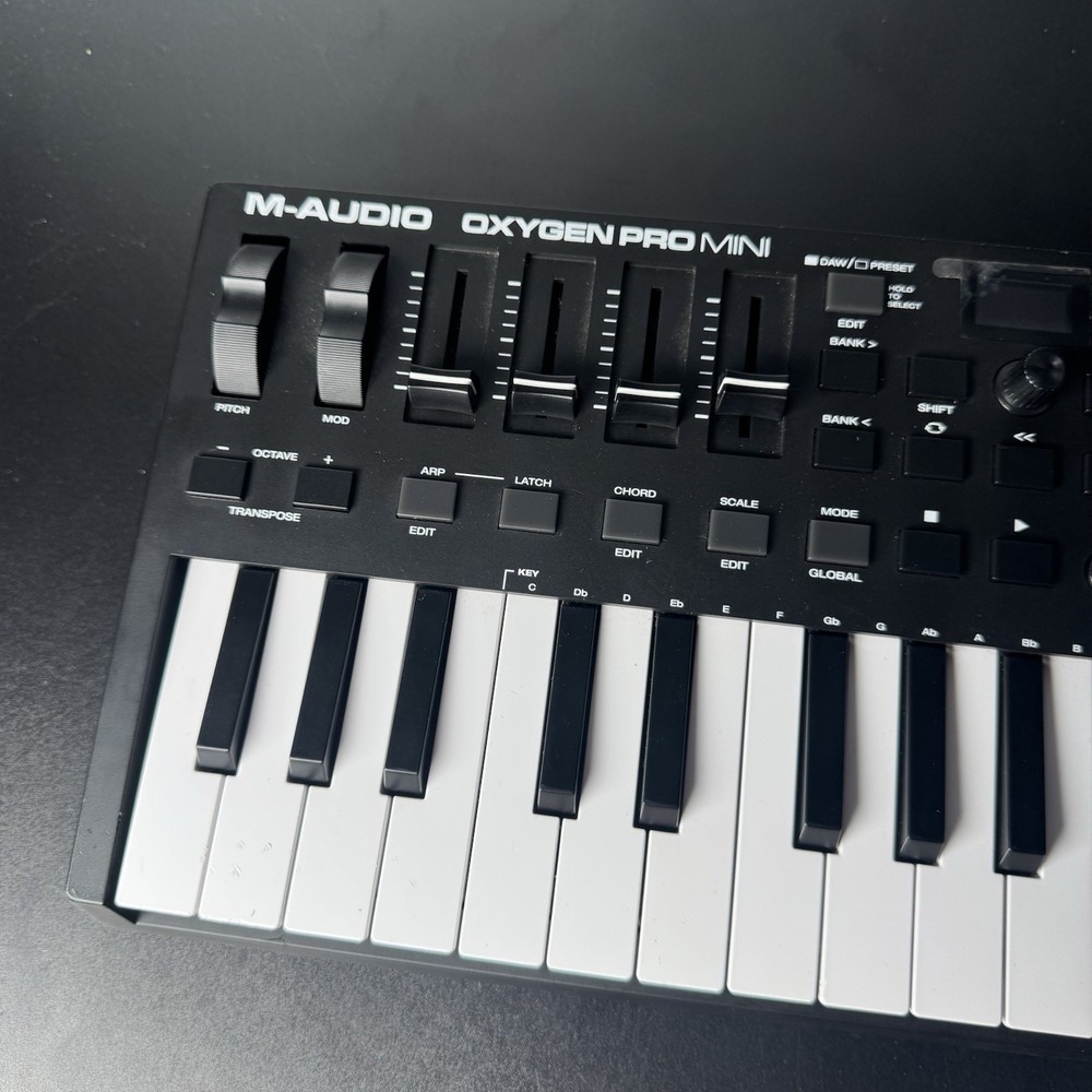 M-Audio Oxygen Pro Mini 32-key USB Midi Controller
