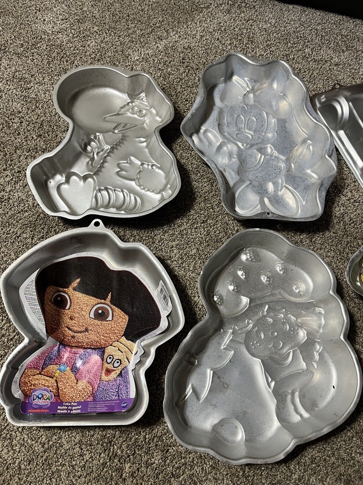 Set Of 6 Cake Pan Molds