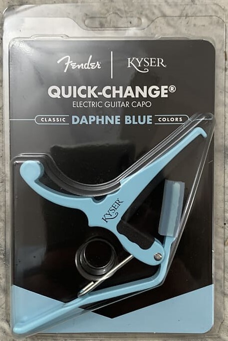 Fender Quick Change Electric Guitar Capo in Daphne Blue KGEFDB