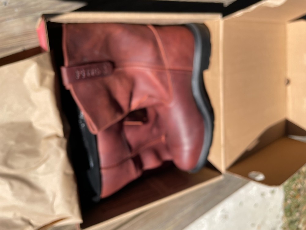 NEW Redwing 4470. Size 12 D