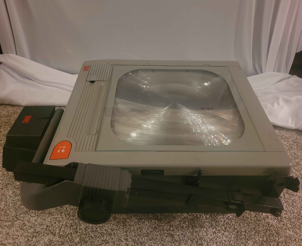 3M 9085 Overhead Transparency Projector