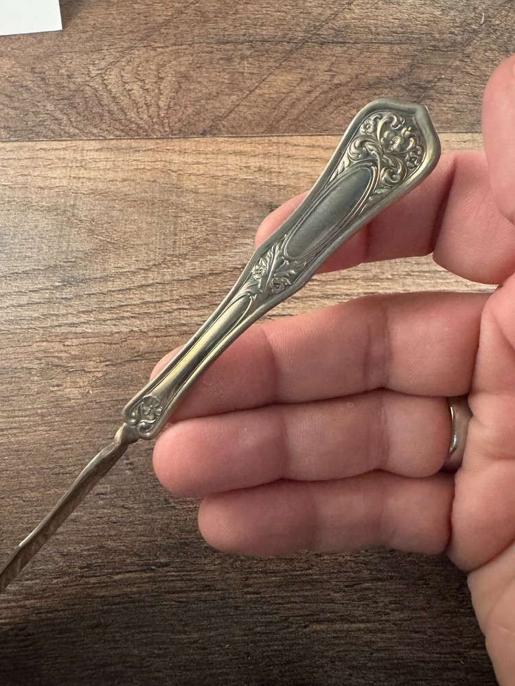 Wm A Rogers Silver Nickel Silverplated Master Butter Knife Unknown Pattern