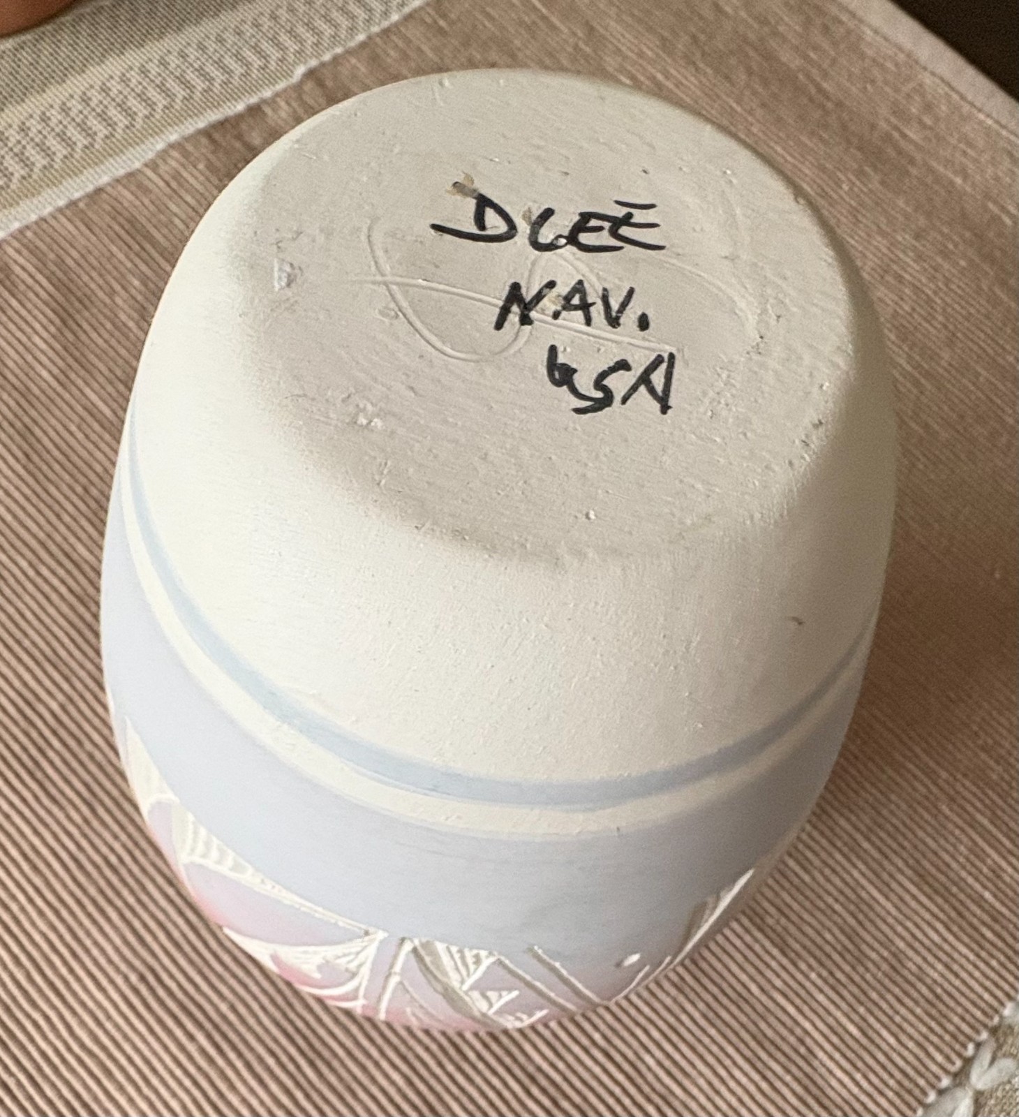 Navajo Mesa Verde Pottery Vase Hand Etched & Painted Signed D Lee 6" X4.5" NEW!