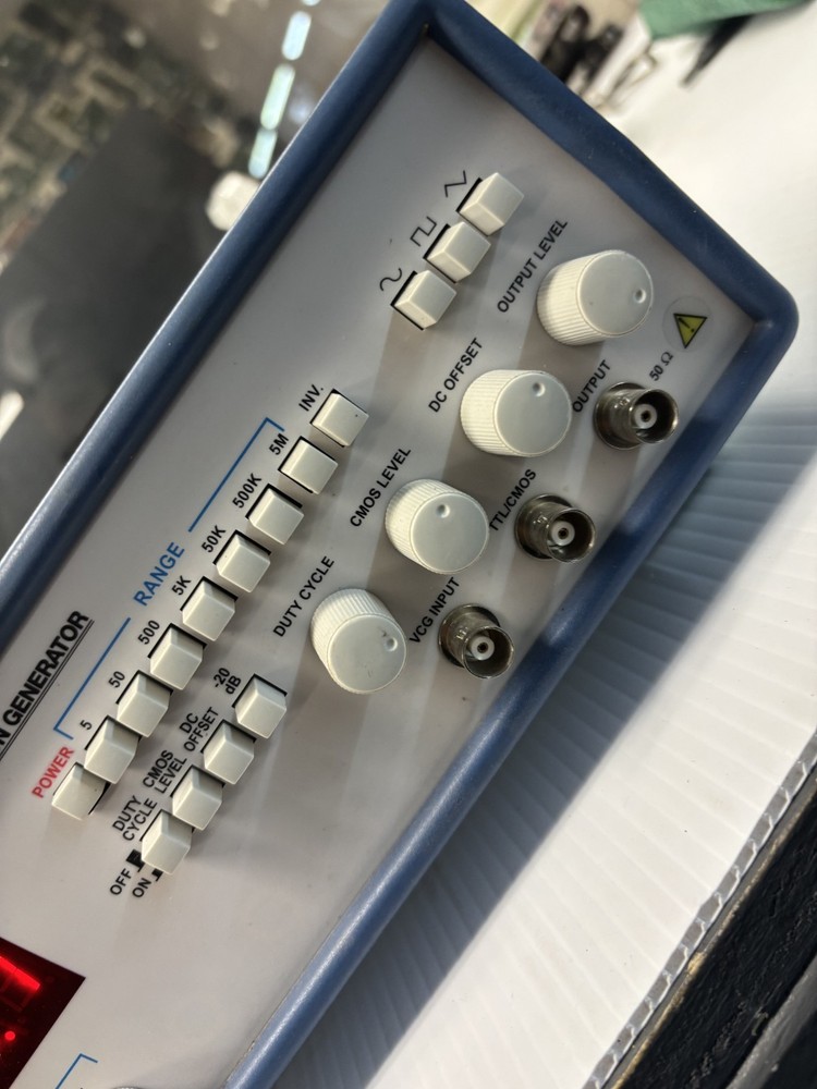 BK Precision 4011A 5MHz Function Generator turns on sold as is