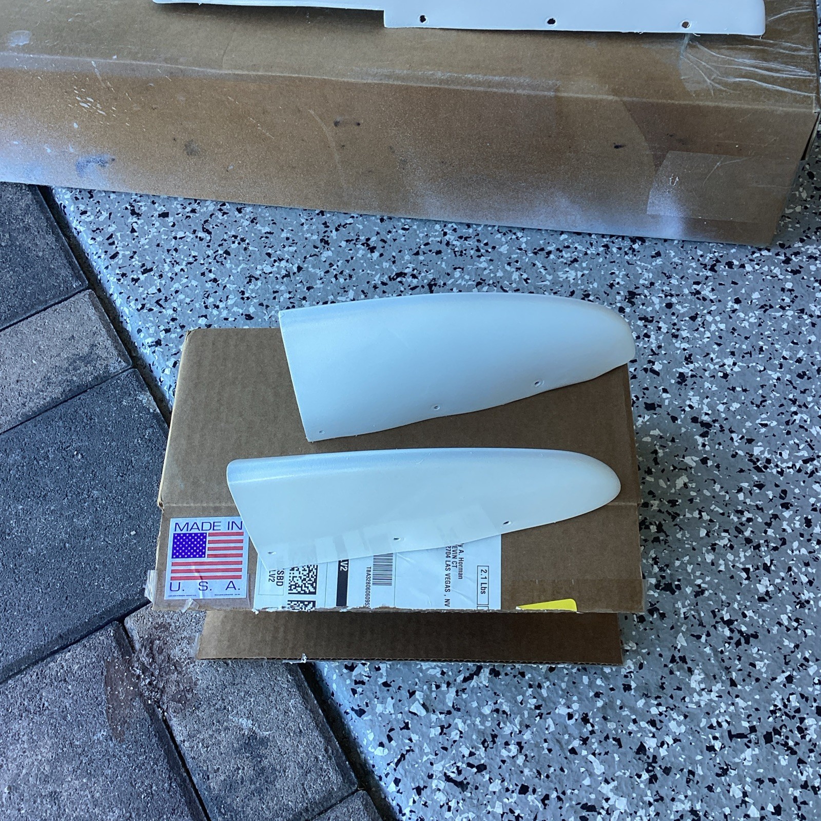 Cessna 152 both RH/LH Horizontal Tips Refurbished, painted and ready for insta