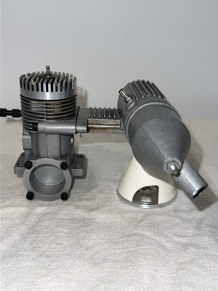 Magnum XL series RC airplane engine