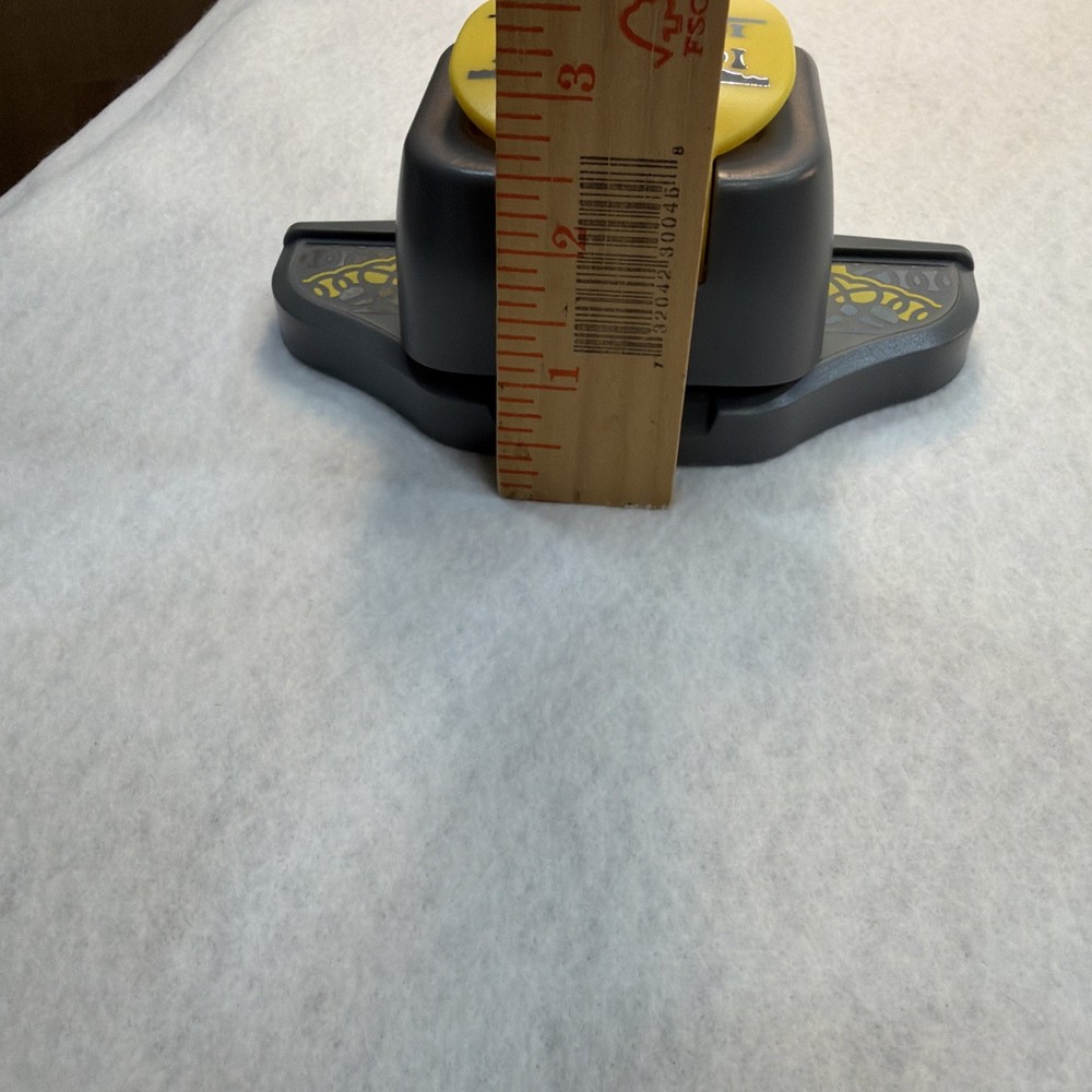 We R Memory Keepers Edge Border Paper Punch LOOP NEW