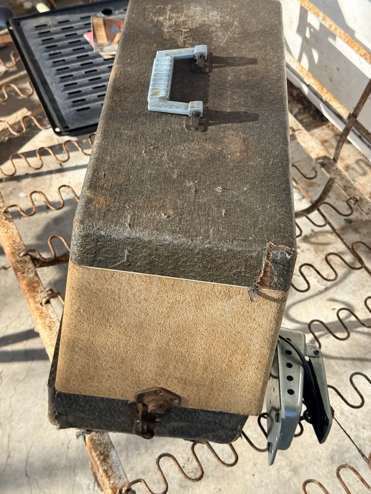 Peerless Electric Portable Sewing Machine with Carrying Case