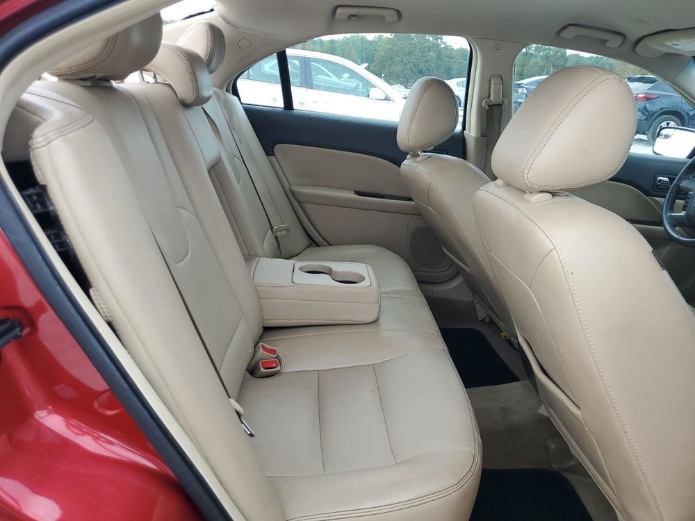 FUSION 2011 Glove Box 4891411