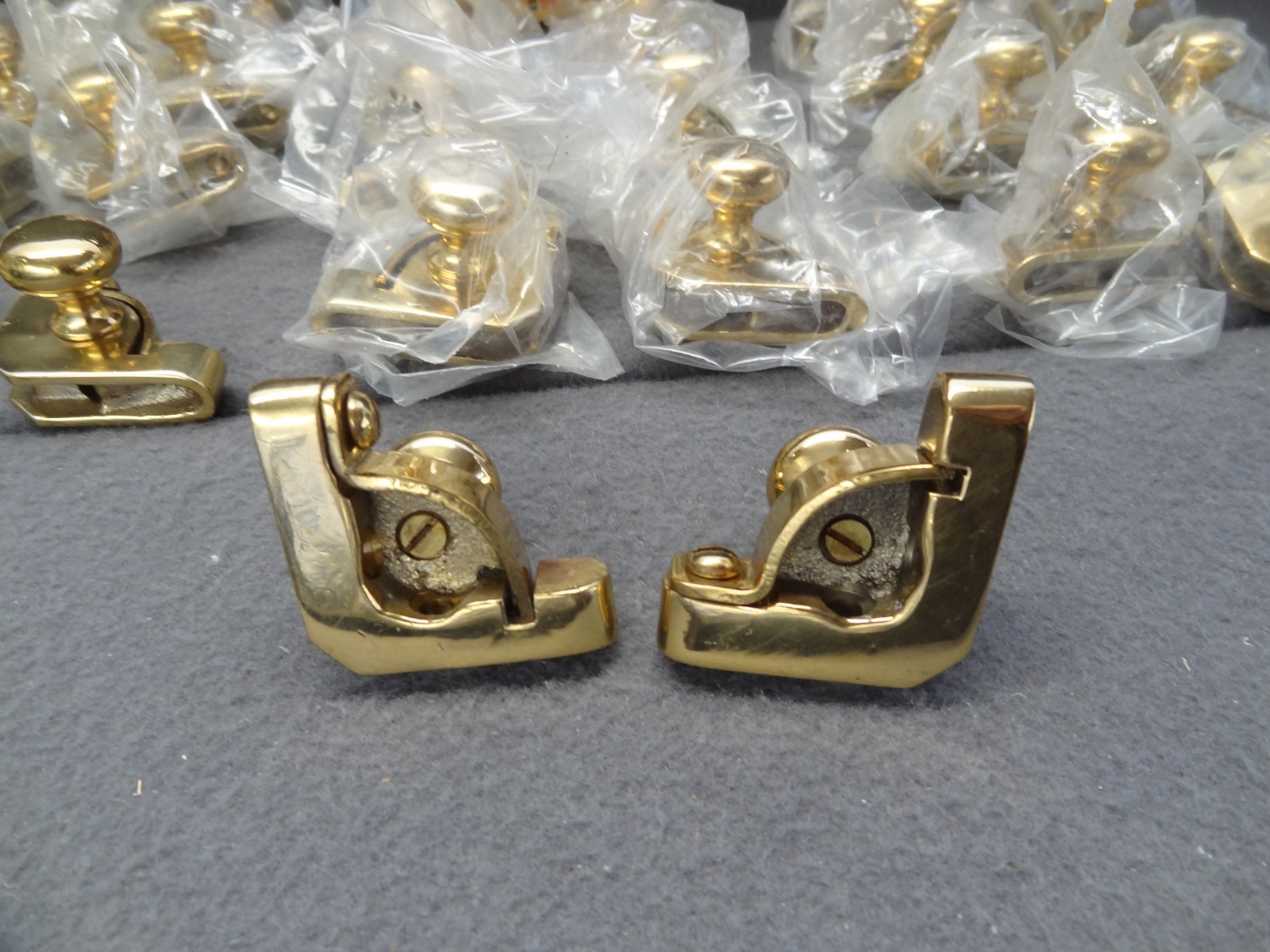 LOT (26) Carpet Rod Corner Brass Knob Bracket 13-PAIR VTG Stair Runner Rug 90s