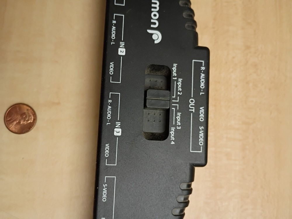 Fosmon - 4 Port AV Composite RCA Selector Box Switch Splitter - Not Tested