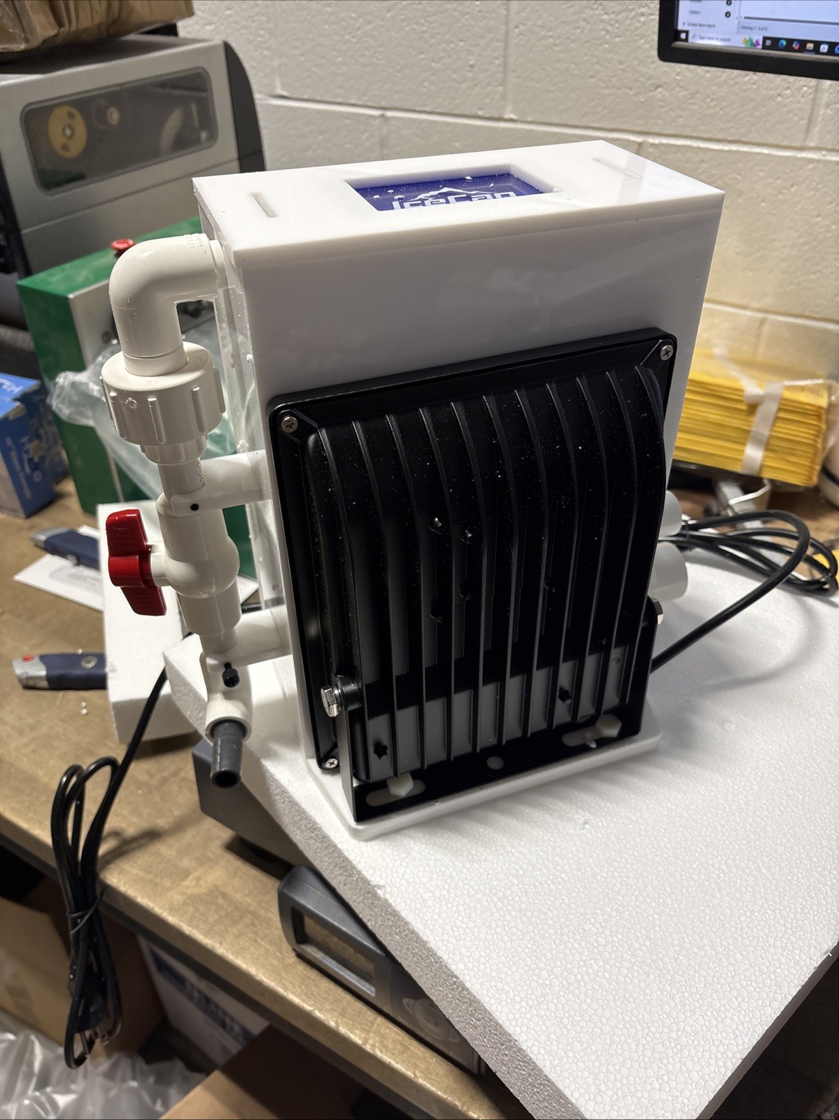 Icecap Turf Scrubber Medium Customer Return