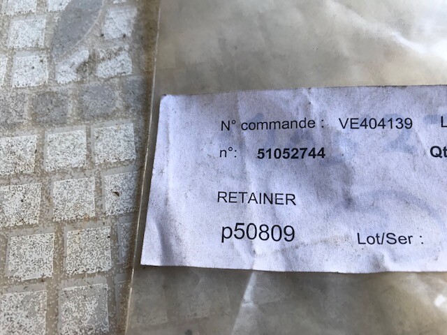 51052744 NUT, RETAINER