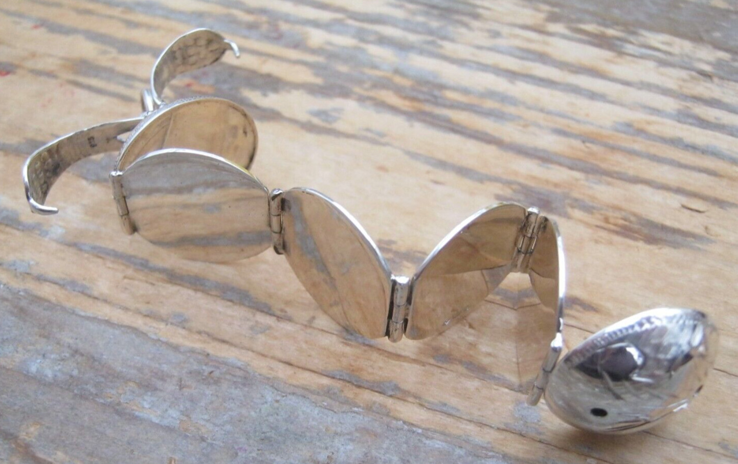 Pretty English HM Sterling Silver Engraved Folding Photo Ball Locket Pendant Fob