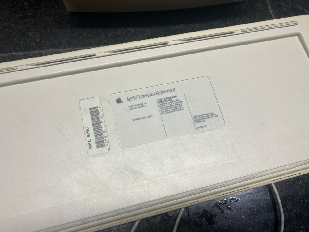 Macintosh Classic / keyboard mouse/ working!