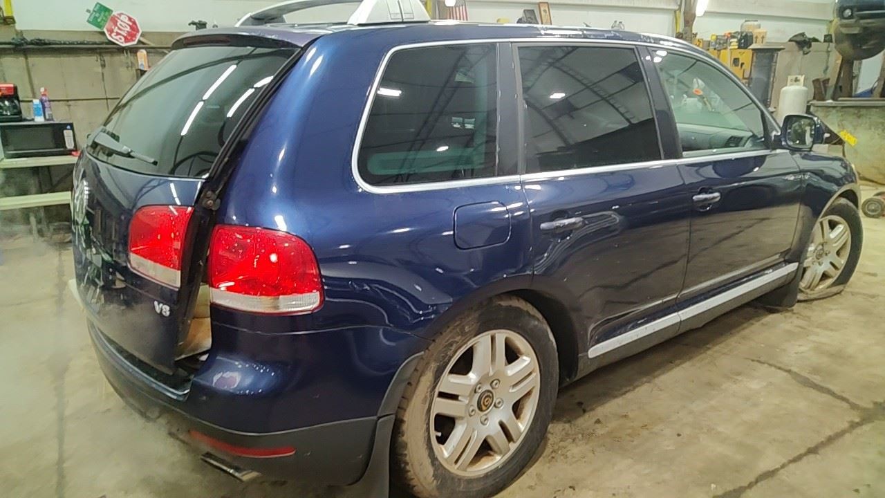 (LOCAL PICKUP ONLY) Roof Glass Fits 04-10 TOUAREG 7017933