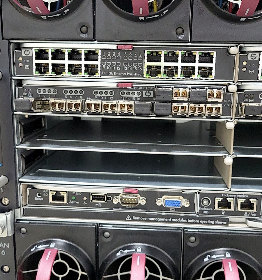 HP AD361C BladeSystem C7000 Blade Server Enclosure SEE NOTES