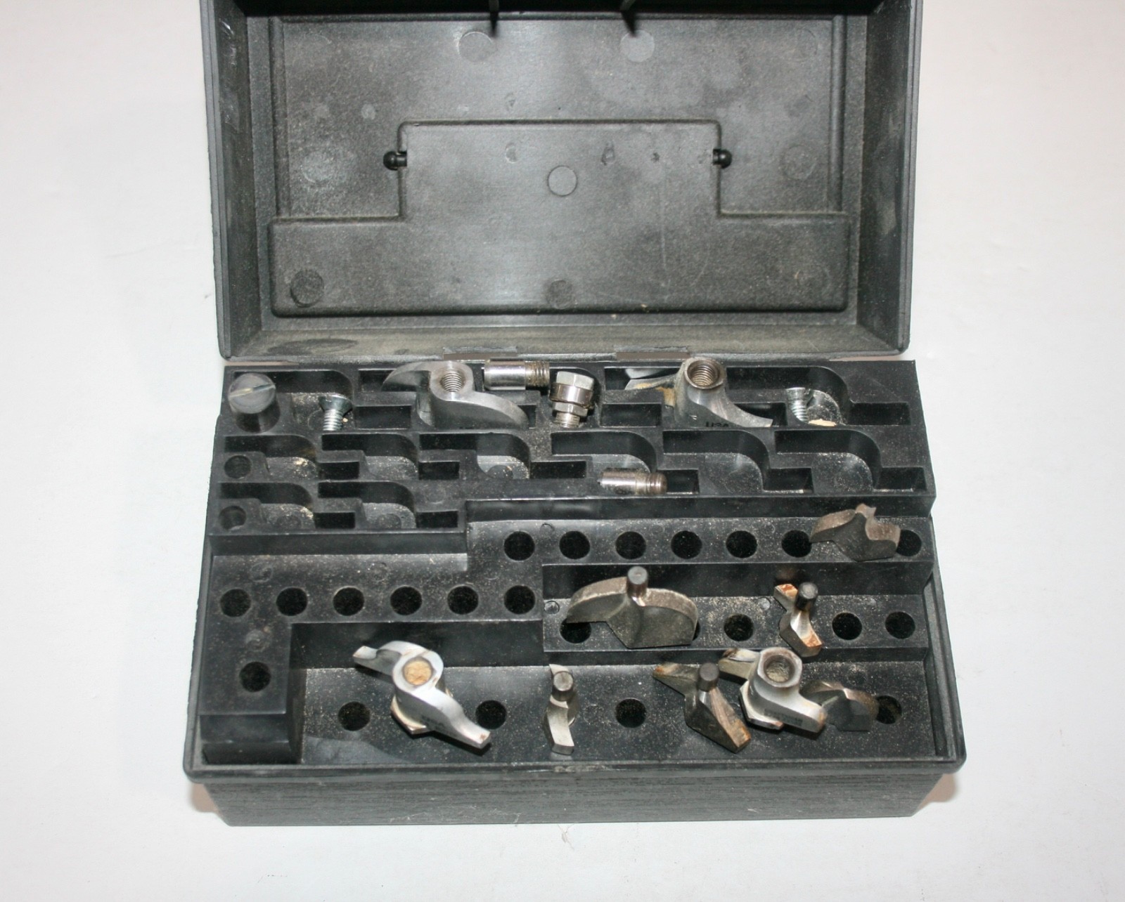 Box Of 10 Pre-Owned Router Bits - FREE SHIPPING