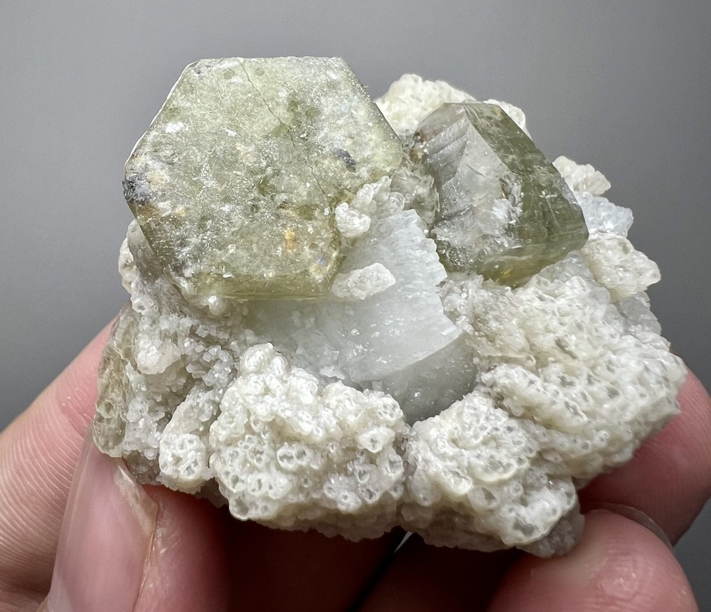 237 Ct. Fluorescent Rare Hexagonal Apatite Crystals, Mica, Unknown On Matrix @Af