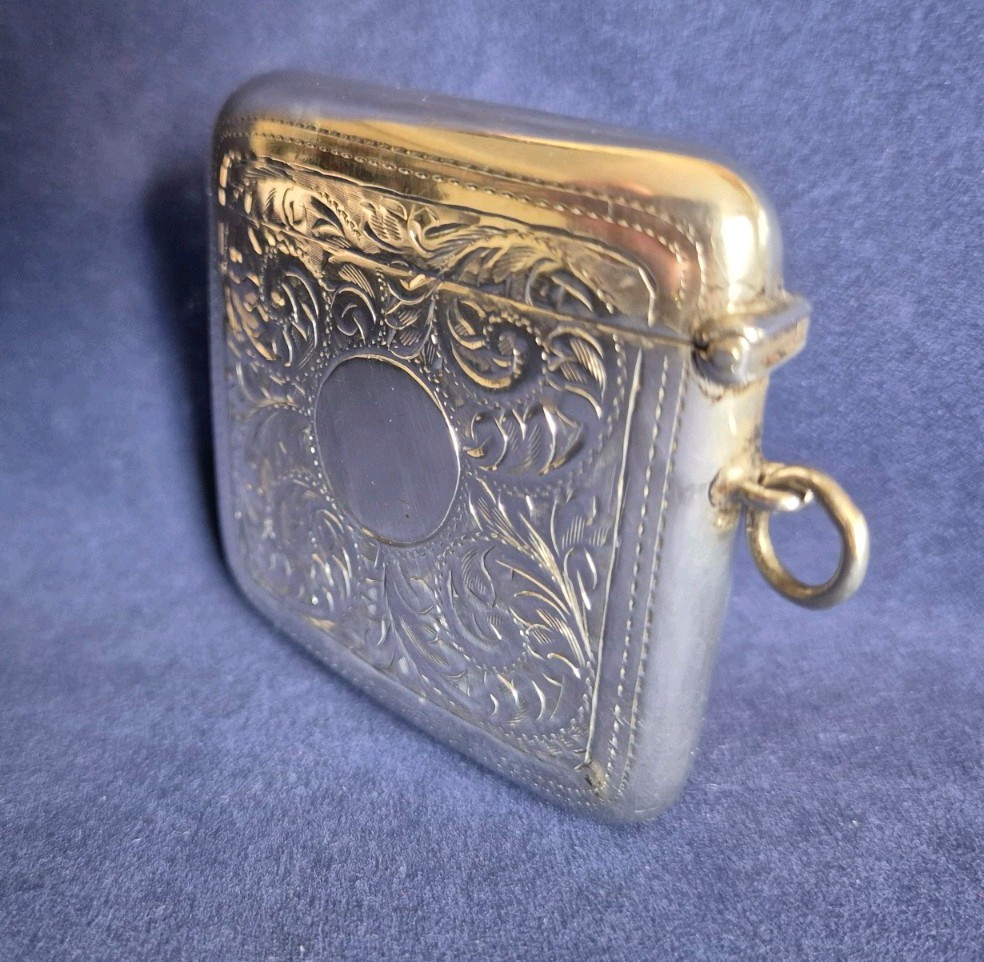 Solid Silver Pocket Vesta Case - Birmingham 1912 - William Neale Ltd