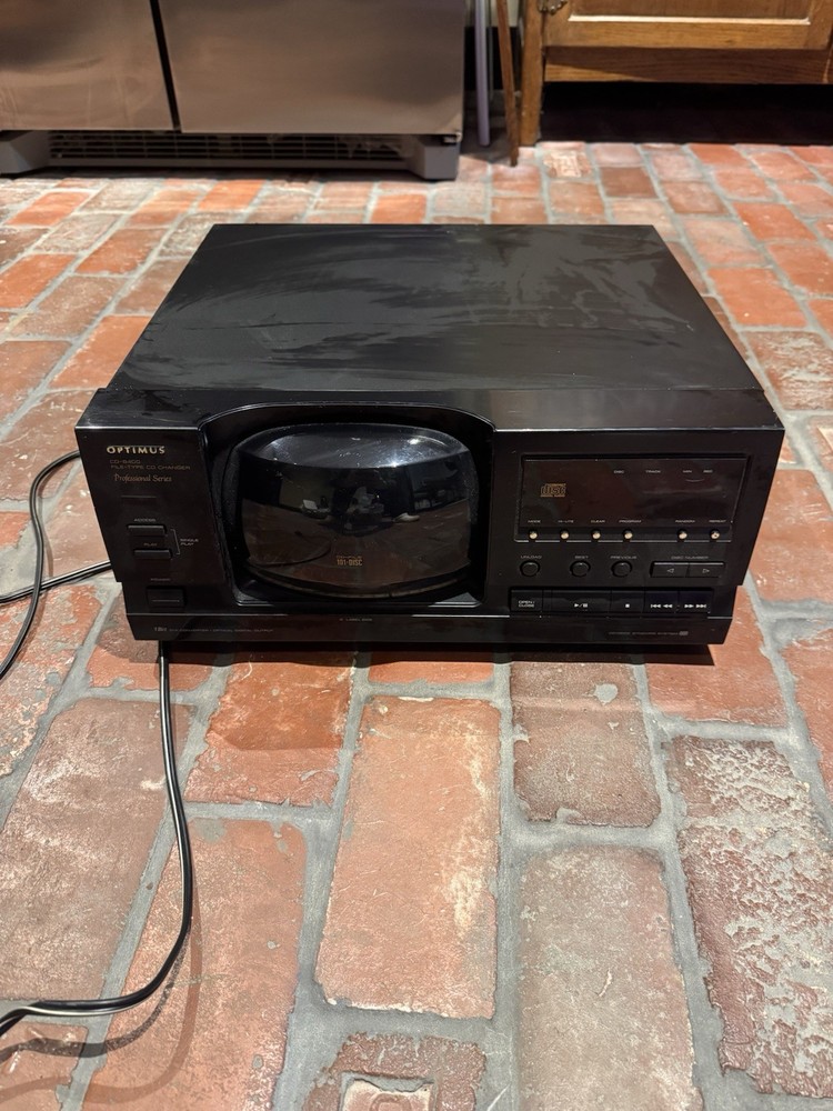 Optimus CD-8400 Professional Series 101-Disc CD Changer