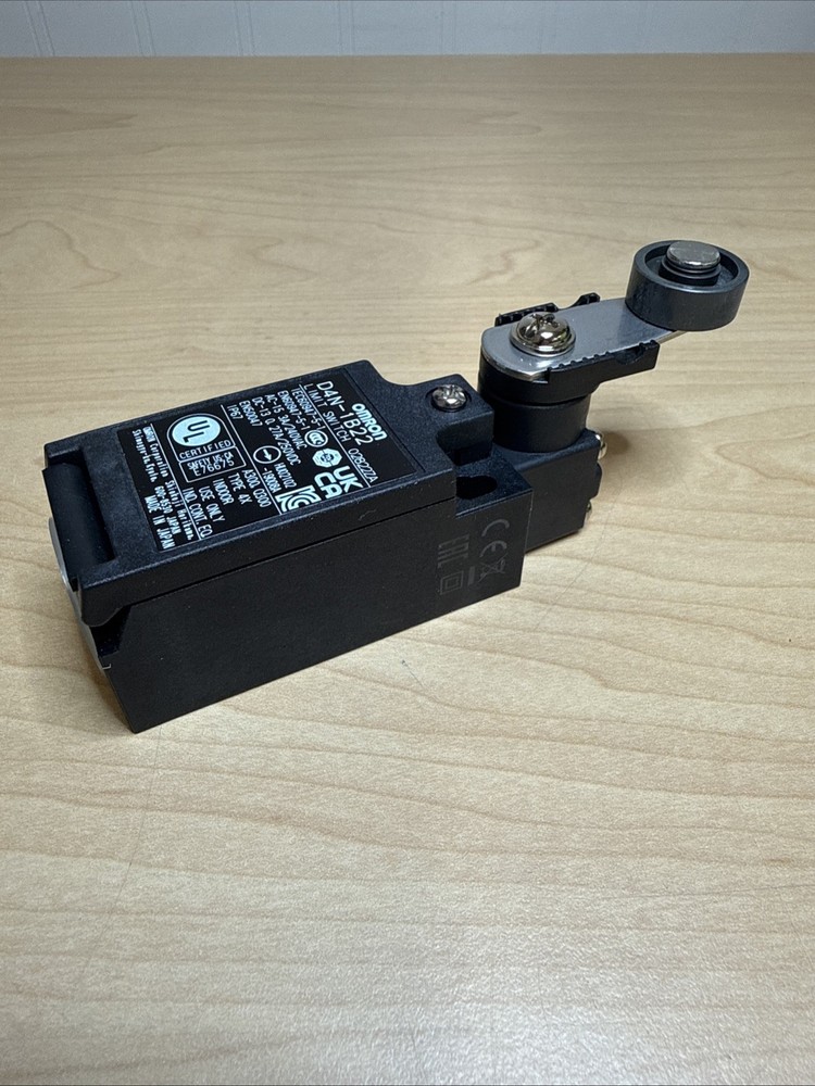 NEW! Omron D4N-1B22 Limit Switch 02822ZA