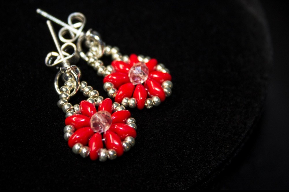 Silver Plated Handmade Bead Woven Red Flower Daisy Stud Earrings