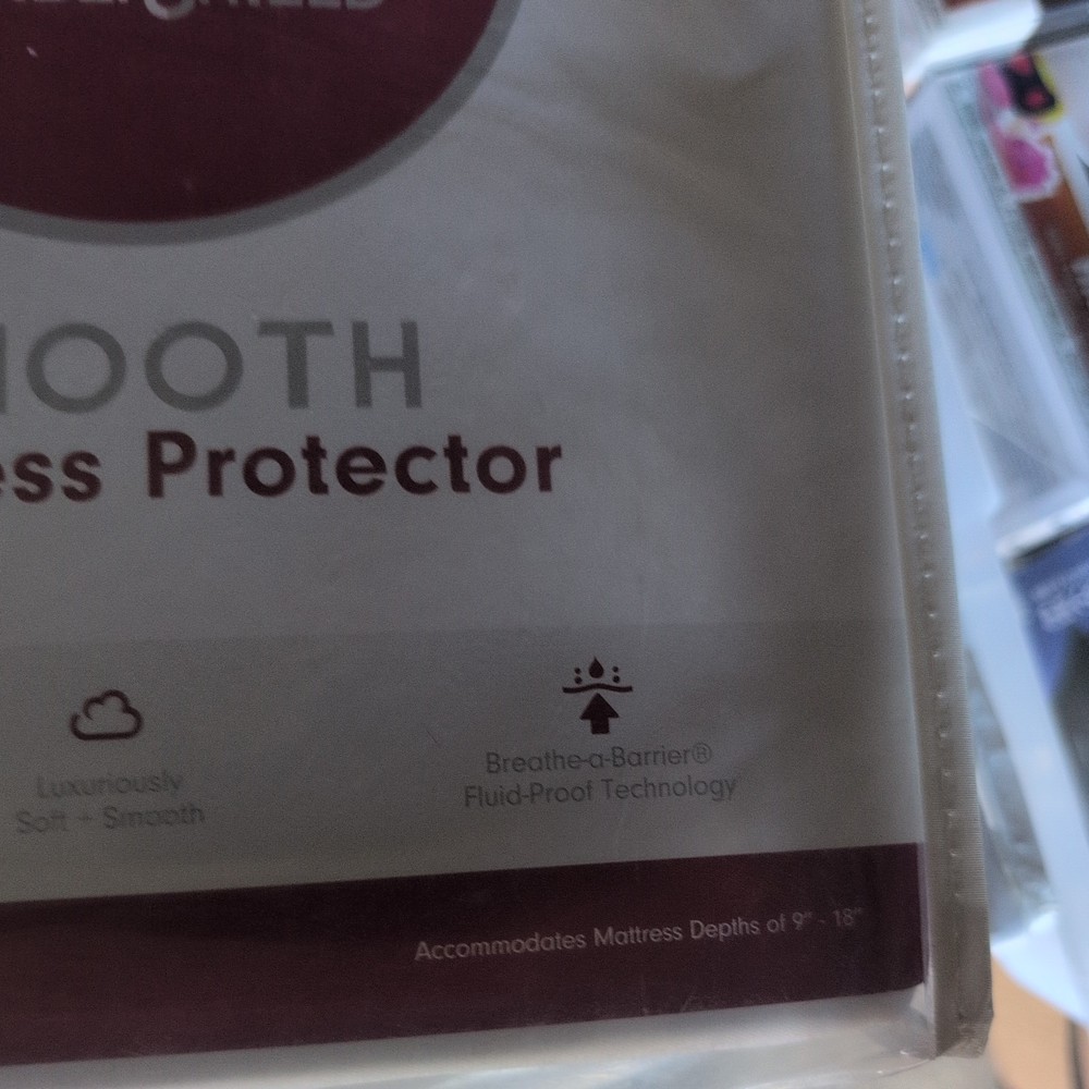 Slumbershield Smooth Mattress Protector TWIN sealed new