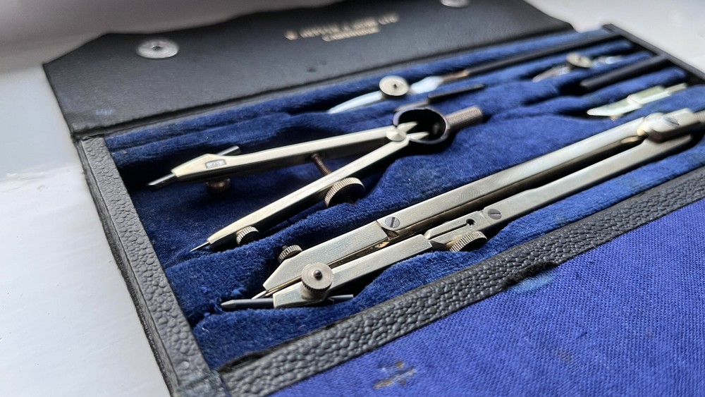 VINTAGE DRAUGHTSMAN TECHNICAL DRAWING COMPASS SET IN CASE ARCHITECT/ENGINEER